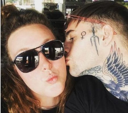 johnny kissing his speculated girlfriend 